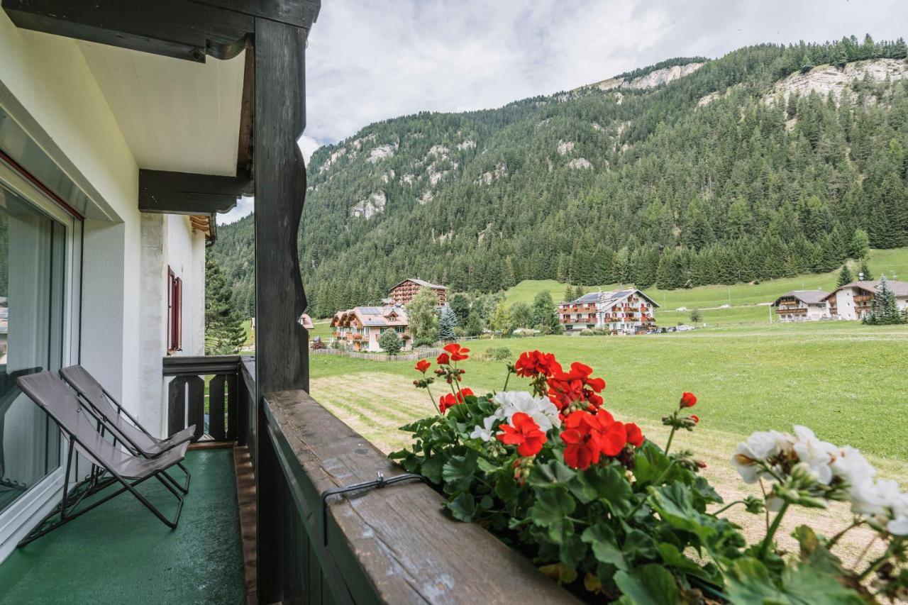 Chalet Pineta Relax Location Canazei Eksteriør bilde