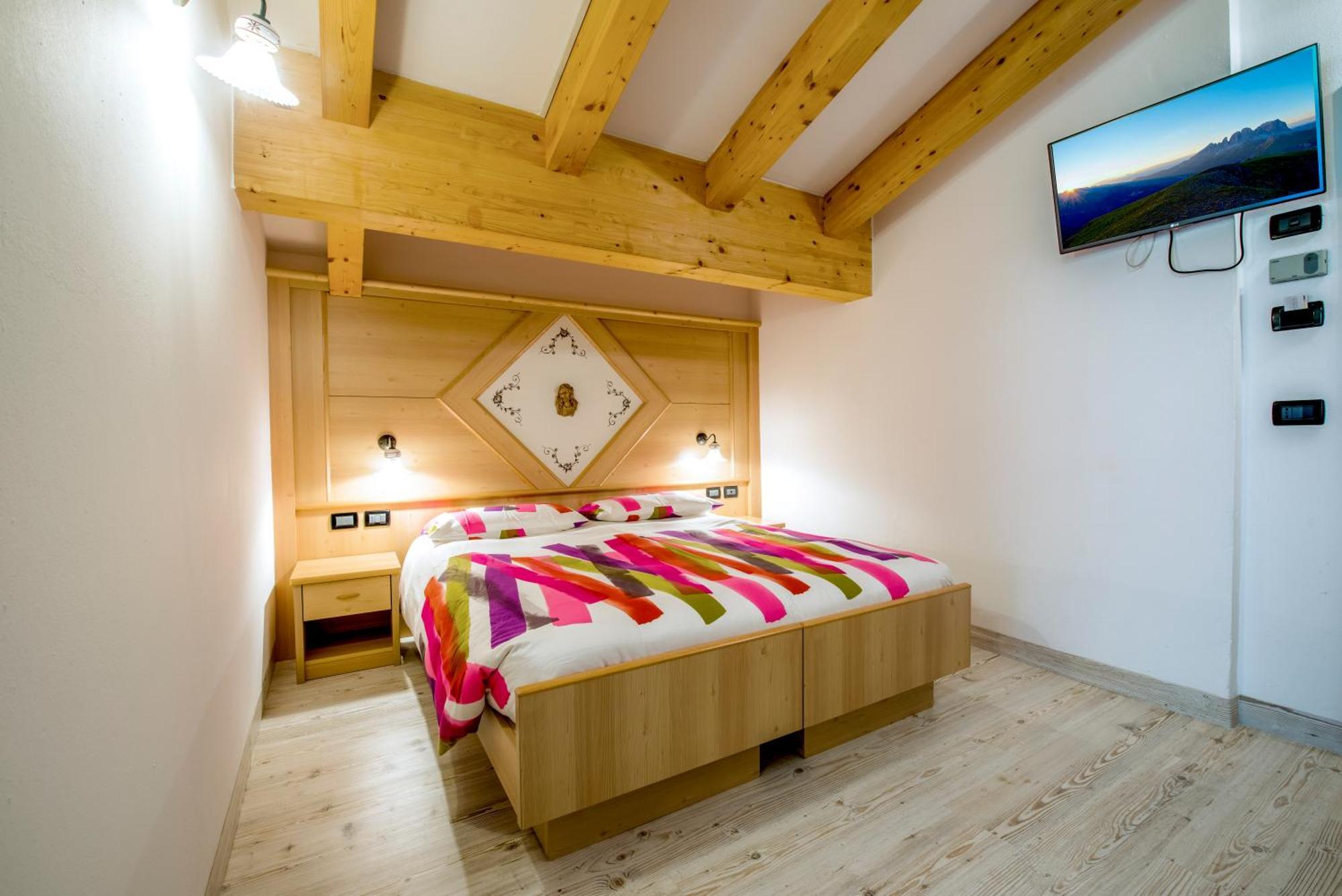 Chalet Pineta Relax Location Canazei Eksteriør bilde