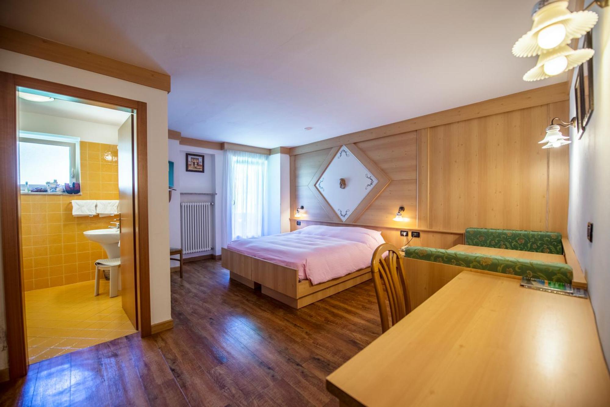 Chalet Pineta Relax Location Canazei Eksteriør bilde